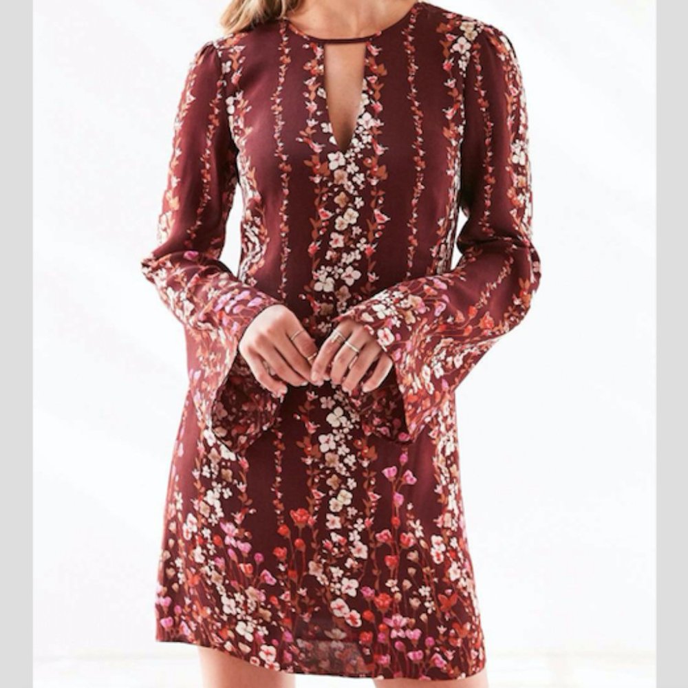Kimchi Blue Maroon Keyhole Mini Shift Dress